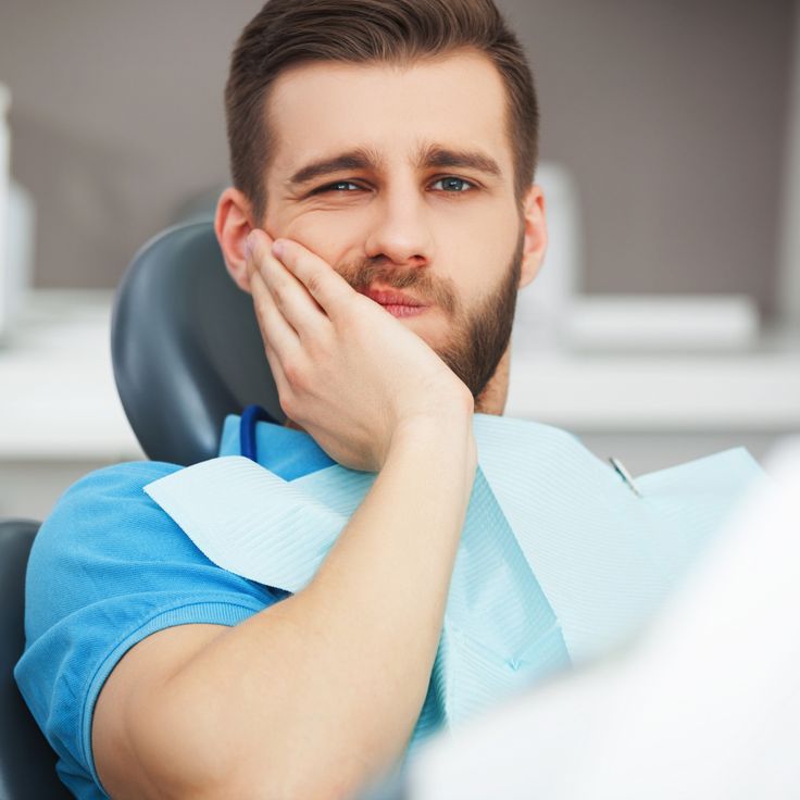 آیا ایمپلنت دندان در اصفهان درد دارد