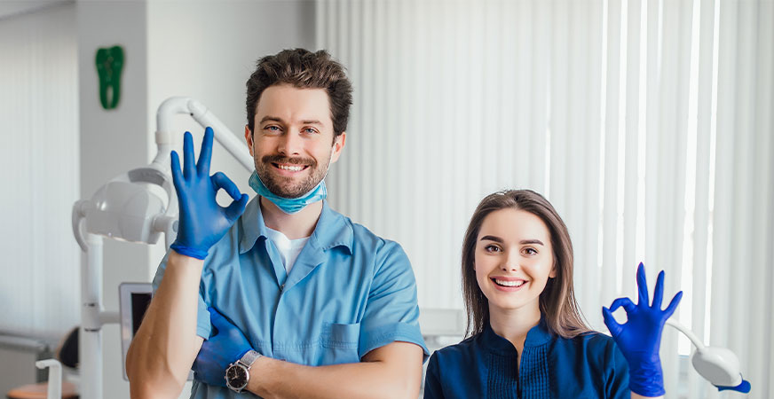 کلینیک دندانپزشکی در خیابان تالار
