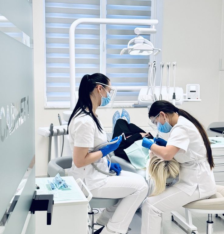 کلینیک دندانپزشکی در خیابان فیض