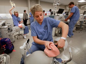 معرفی رشته دندانپزشکی در اصفهان