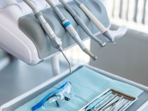 کلینیک دندانپزشکی در خیابان کمال اسماعیل