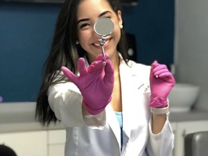 کلینیک دندانپزشکی کودکان در فولادشهر و زرین شهر