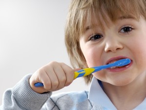 آموزش مراقبت از دندان کودک 3 (سه) ساله