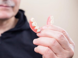 اوردنچر ایمپلنت، جایگزین مناسب برای تمامی دندان ها