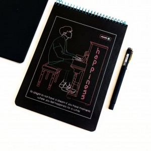 دفتر کاغذ مشکی