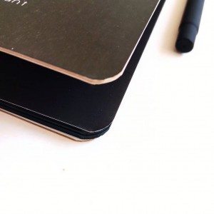 دفتر کاغذ مشکی