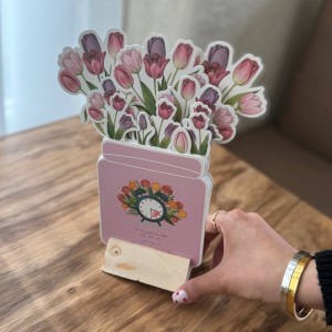 تقویم رومیزی ۱۴۰۵ طرح گل