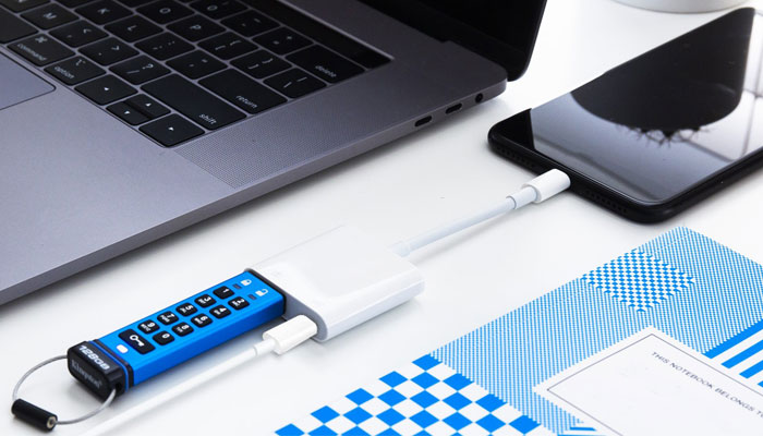 استفاده از درایو فلش USB رمزگذاری شده با iPhone یا iPad