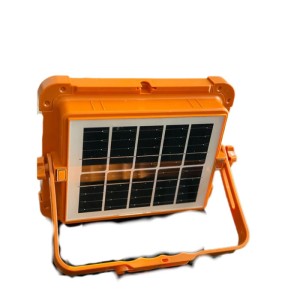 پروژکتور LED خورشیدی پنلی دارای گواهی ضد آب IP66