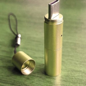 فندک تایپ سی دارای درپوش و آویز