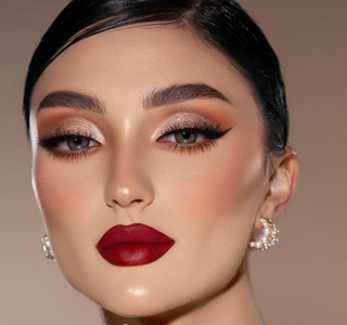 رنگ رژلب جسورانه برای آرایش شب