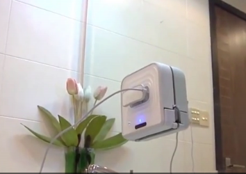 ویدئو :  ربات ECOVACS WINBOT می تواند شیشه ها را بدون نیاز به دست پاک کند.