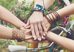 چگونه دوستان واقعی را از دوستان غیرواقعی تشخیص دهیم؟