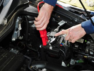 تست کردن شارژدینام روی باتری ماشین