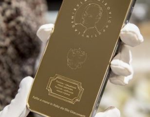 آیفونی از جنس طلا