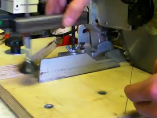 ویدئو : طرز ساخت گیره یک بازویی -دی دیل