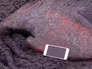 ویدئو : تست گوشی هوشمند در گدازه -دی دیل