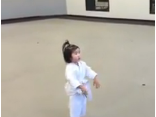 ویدئو : فسقلی ناز و بانمک