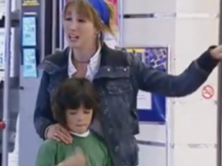 ویدئو :    دوربین مخفی خیلی باحال مادر بچه