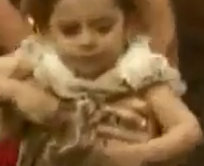 ویدئو :  نجات دختربچه دوساله ازته چاه ریزش کرده