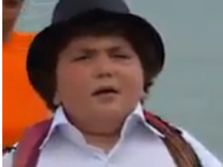 ویدئو : آش رشته پزون با رقص و آواز در کنار دریا