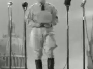 ویدئو :  دیدنی ترین و فراموش نشدنی ترین سکانس مرحوم چارلی چاپلین