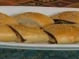 ویدئو :  آموزش تهیه نان مغزدار رولتی به ترکی آذربایجانی