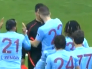 ویدئو:     تصاویری از لحظات فان در فوتبال