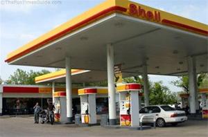 ویدئو :یك حادثه بزرگ در پمپ بنزین(حتماًببینید...)