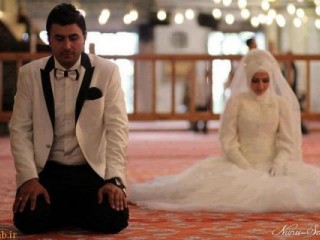 شعر جا نمازم را به سمتت بی وضو وا کرده ام…