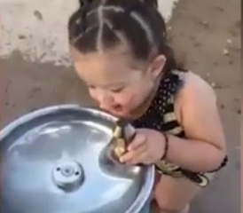 ویدئو :  لحظاتی شاد با بچه ها