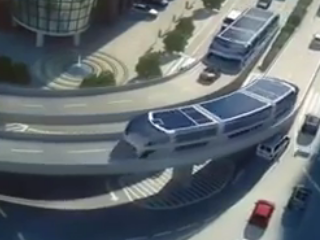 ویدئو :  اتوبوسی که ترافیک را دور می زند