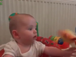 ویدئو : ترسیدن با مزه کودک