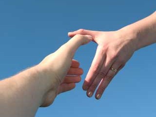 چطور میتوانم به کسی که مورد آزار همکلاسیها قرار گرفته کمک کنم؟