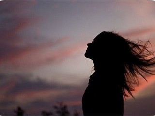 موهای تو (غزلی از کاظم بهمنی)