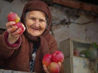 ویدئو :    از خود گذشتگی مادر