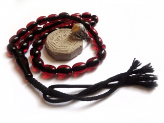 ویدئو :عکس العمل مردم هنگام سرقت اموال فرد مسلمان در حال نماز