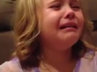 ویدئو :      این دختر کوچولو نمیخواد برادرش هیچ وقت بزرگ بشه