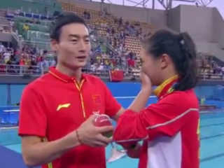 ویدئو : خواستگاری در مراسم اهدا مدال المپیک