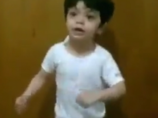 ویدئو : وقتی یه کودک ادای " ابی " رو در میاره