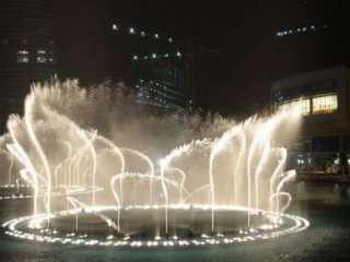 ویدئو :  رقص زیبای آب