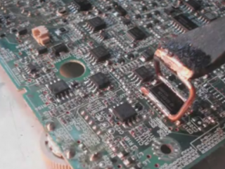 ویدئو : در آوردن آی سی های SMD به روشی متفاوت