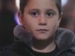 ویدئو : به این دختر سیلی بزنید!