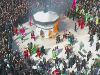 ویدئو :   مراسم دیدنی  بسیار زیبای عاشورا در زیراب (سوادکوه))