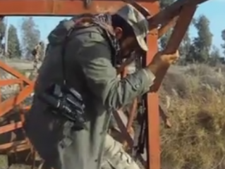 ویدئو : لحظه شهادت علی انصاری -