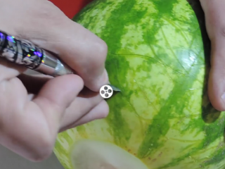 ویدئو :  تزئین هندوانه شب یلدا