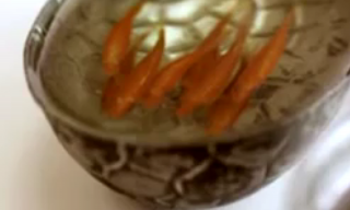 ویدئو : نقاشی بی نظیر سه بعدی در داخل ظروف