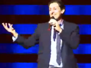 ویدئو :  استندآپ کمدی طنزِ "مکس امینی" درباره ولنتاین