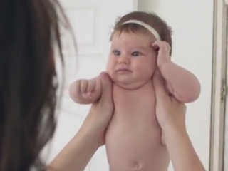 ویدئو :  دردسرهای مامان و بابا با پوشک بچه ها (طنز)