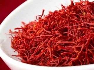 مقابله با سرطان با زعفران